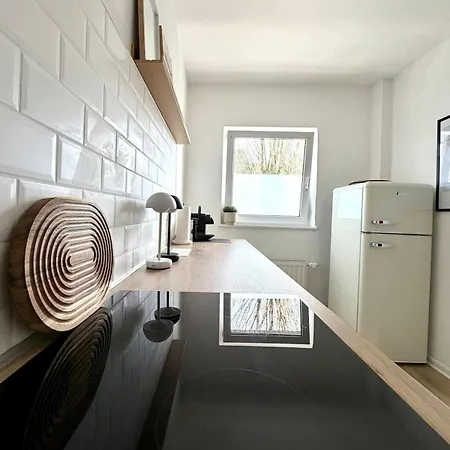 Stylische 2,5 Zi-wohnung - Balkon - Blick Ins Gruene