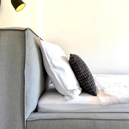 Stylische 2,5 Zi-wohnung - Balkon - Blick Ins Gruene *
