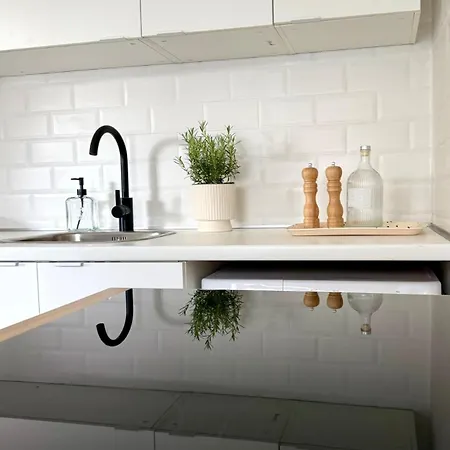 Stylische 2,5 Zi-wohnung - Balkon - Blick Ins Gruene *