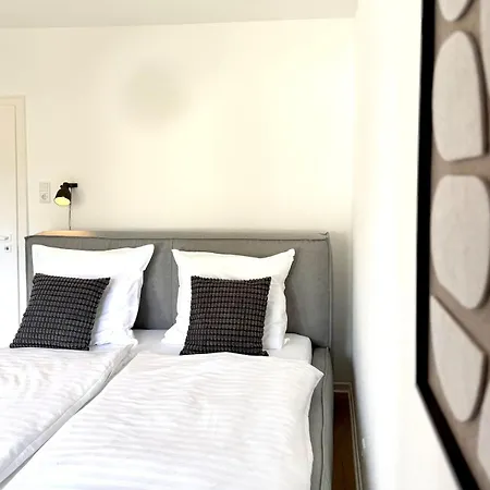 Stylische 2,5 Zi-wohnung - Balkon - Blick Ins Gruene