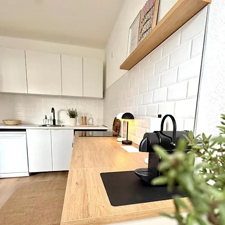 Stylische 2,5 Zi-wohnung - Balkon - Blick Ins Gruene Wuppertal